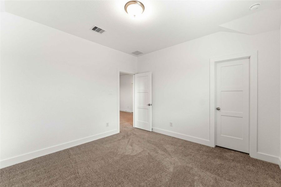 Spacious, unfurnished interior of a new home in Sunterra, Katy (Image 30). Spacious, unfurnished interior of a new home in Sunterra, Katy (Image 30).