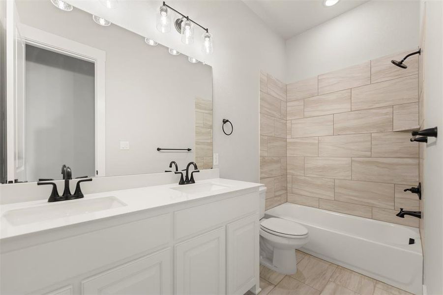 Furnished interior view inside a new home in Eagle Ridge Estates, Weatherford (Image 16).