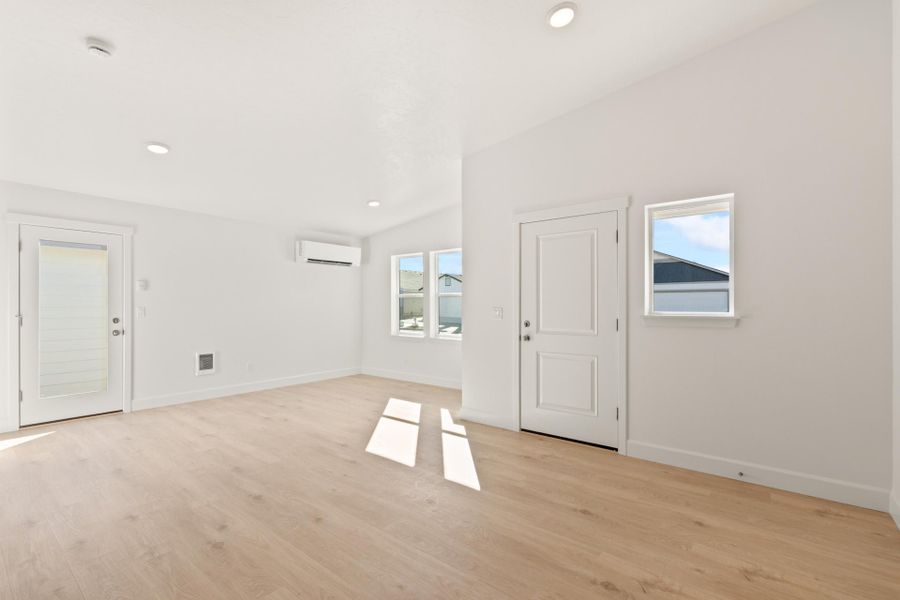 Spacious, unfurnished interior of a new home in Feather Ridge, Redmond (Image 12). Spacious, unfurnished interior of a new home in Feather Ridge, Redmond (Image 12).