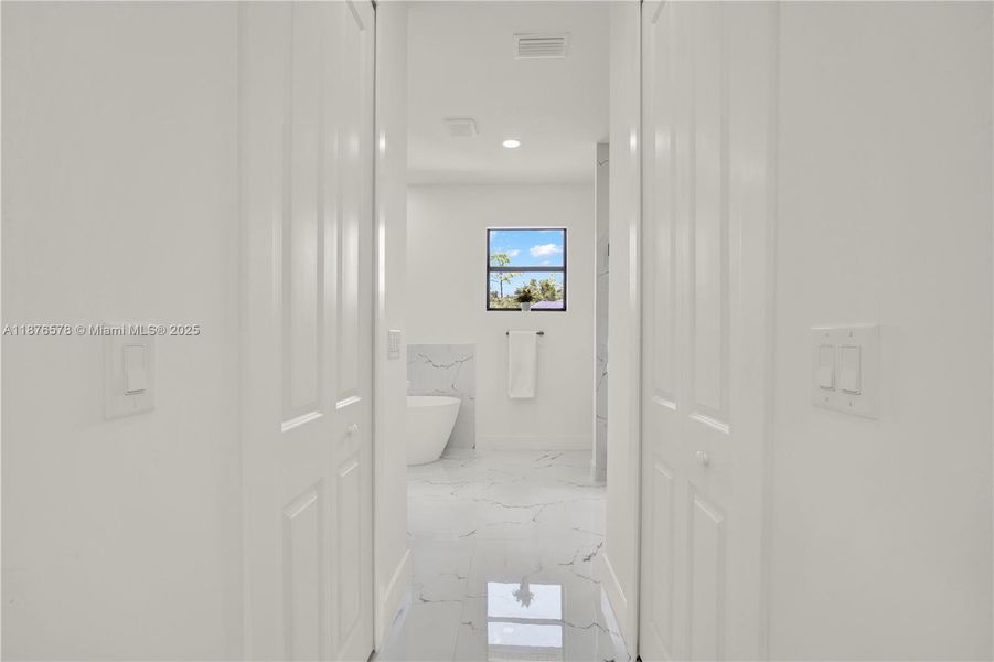 2 walk-in closets in the master bedroom