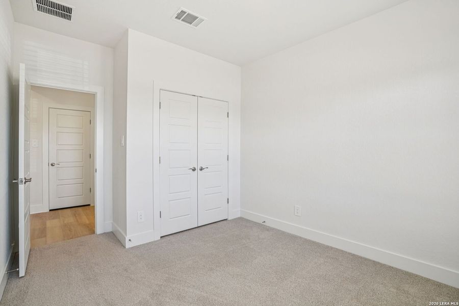 Spacious, unfurnished interior of a new home in Carmel Ranch, Schertz (Image 39).