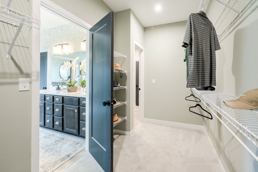 Representative furnished interior of a home built from the Calvin by Fischer Homes in Pickens Bluff, Hiram (Image 41).
