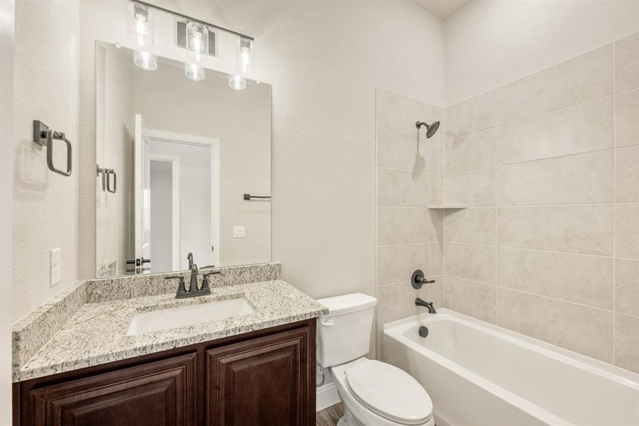 Furnished interior view inside a new home in Maplewood, Glenn Heights (Image 8).