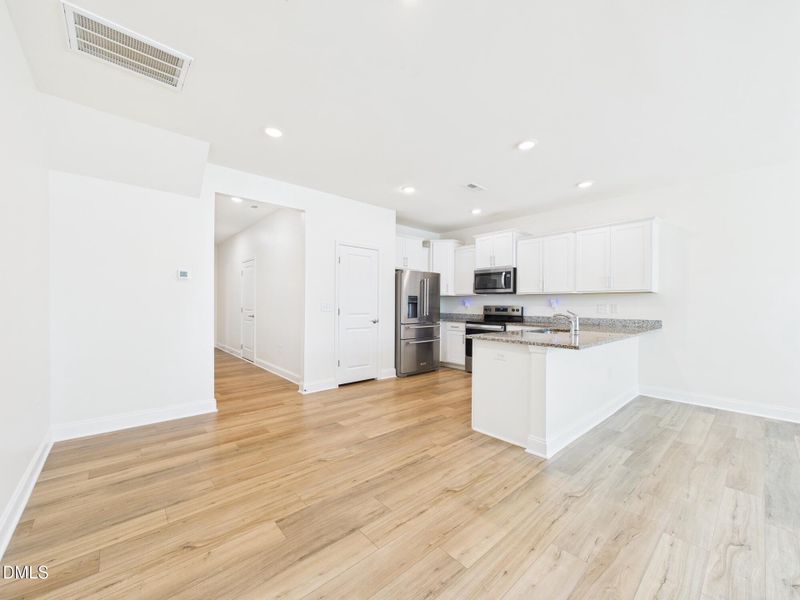 CAM01608G0-PR0114-STILL010