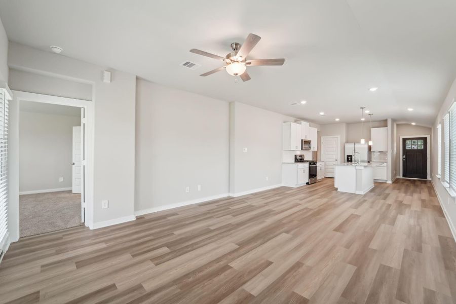 Photo is not of the actual home, but is an inspirational photo of builder’s model home and may depict options, furnishings, and/or decorator features that are not included Photo is not of the actual home, but is an inspirational photo of builder’s model home and may depict options, furnishings, and/or decorator features that are not included