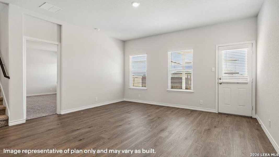 Spacious, unfurnished interior of a new home in Steele Creek, Cibolo (Image 34).