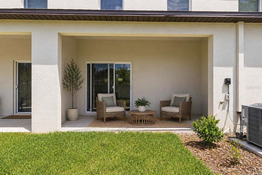 Exterior details and patio area of a home in , Ruskin (Image 4).