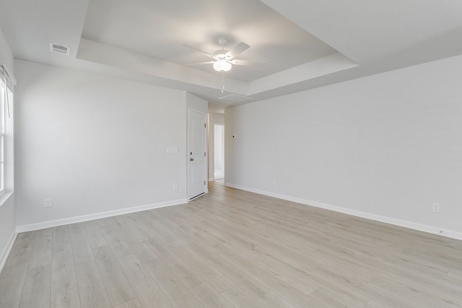 Spacious, unfurnished interior of a new home in Bluefield, Lexington (Image 14). Spacious, unfurnished interior of a new home in Bluefield, Lexington (Image 14).