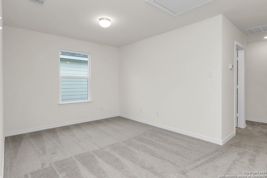 Spacious, unfurnished interior of a new home in Medina Crossing - Villa Collection, Von Ormy (Image 9).