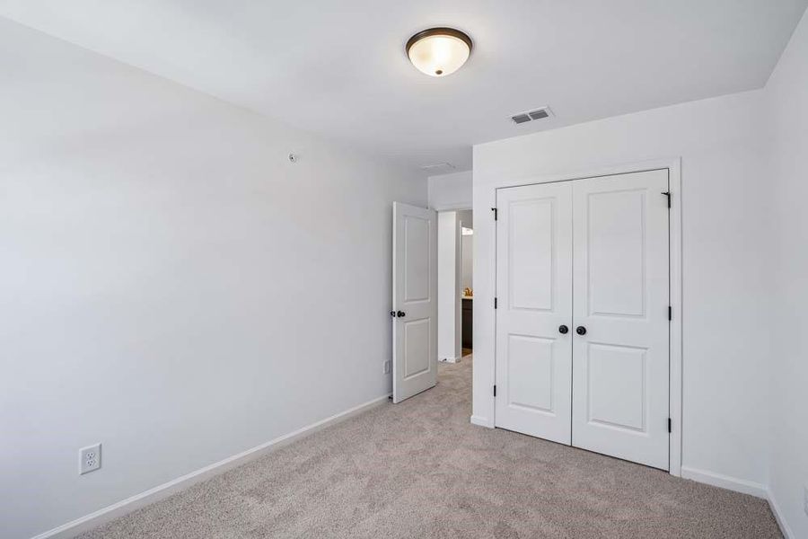 Spacious, unfurnished interior of a new home in Laurelwood, Douglasville (Image 14). Spacious, unfurnished interior of a new home in Laurelwood, Douglasville (Image 14).