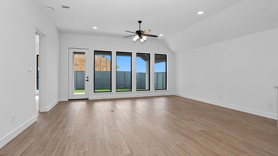 Spacious, unfurnished interior of a new home in Legacy, League City (Image 20).