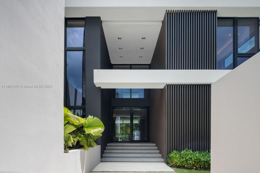 Image 71 of a home in .