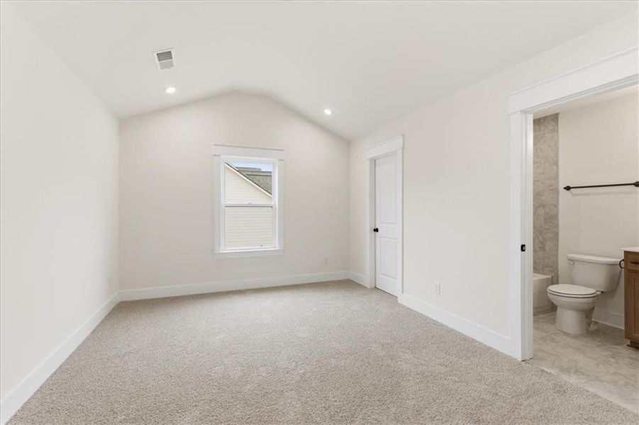 Spacious, unfurnished interior of a new home in Springside Reserve, Powder Springs (Image 15).