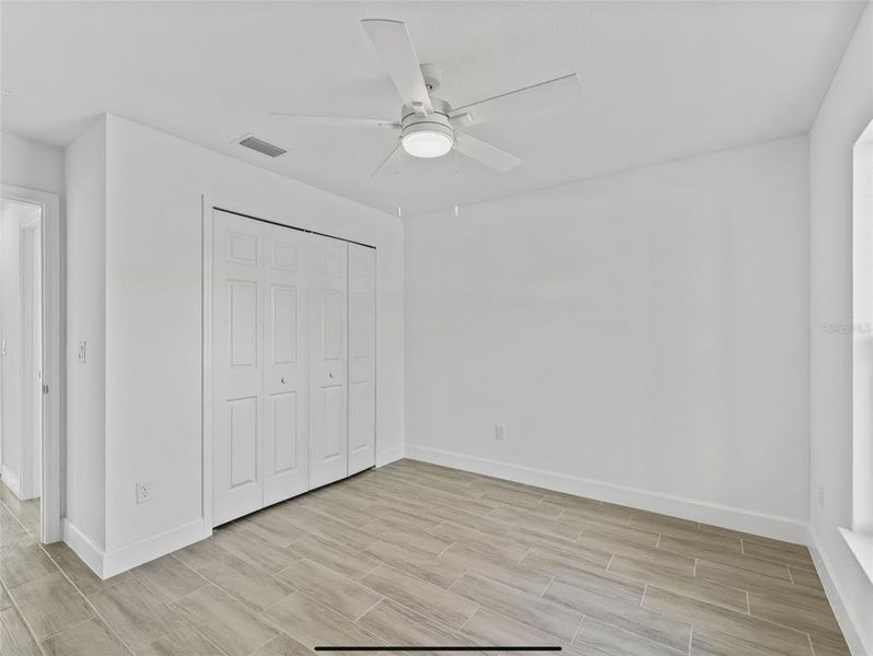 Spacious, unfurnished interior of a new home in , Ocala (Image 14).