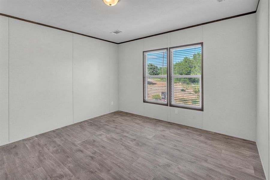 Spacious, unfurnished interior of a new home in , Granbury (Image 27).