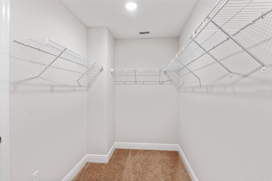 Spacious, unfurnished interior of a new home in Cherrywood Preserve, Ocala (Image 21).