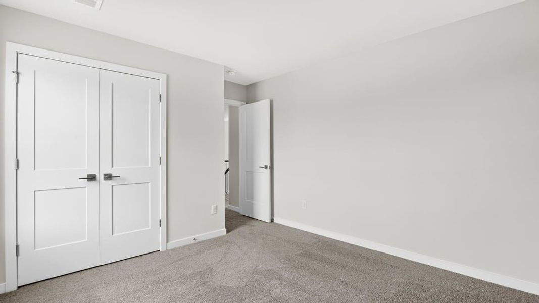 Spacious, unfurnished interior of a new home in Sycamore Cove, Woodruff (Image 29).