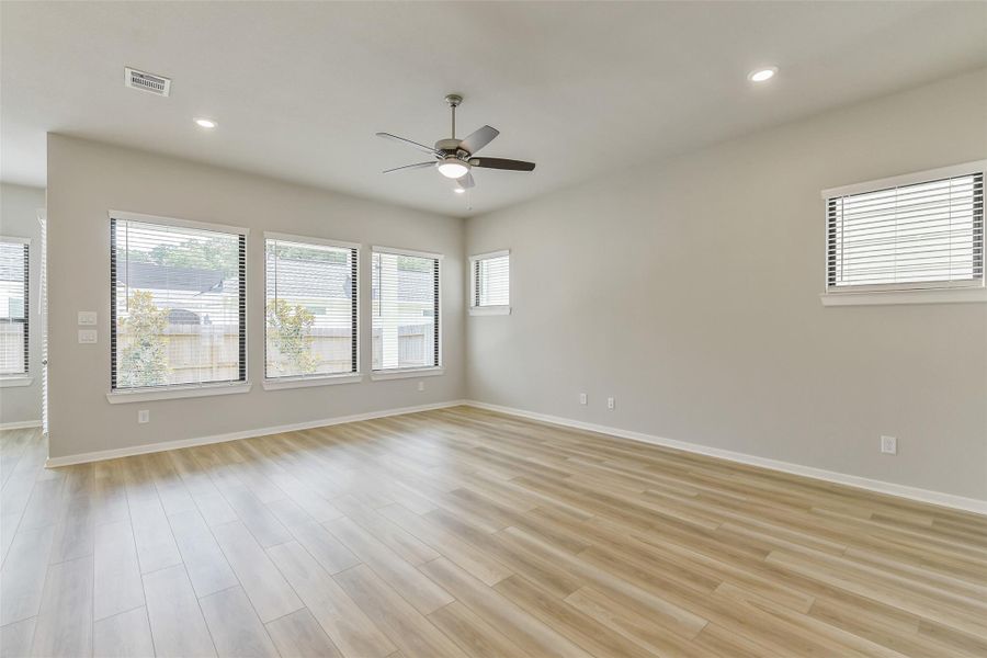 Spacious, unfurnished interior of a new home in Summer Place 35', Montgomery (Image 21). Spacious, unfurnished interior of a new home in Summer Place 35', Montgomery (Image 21).