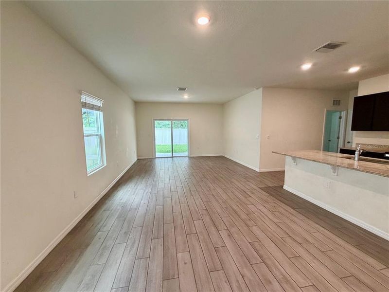 Spacious, unfurnished interior of a new home in , Gainesville (Image 8).