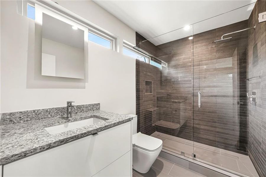 Furnished interior view inside a new home in , Atlanta (Image 16).