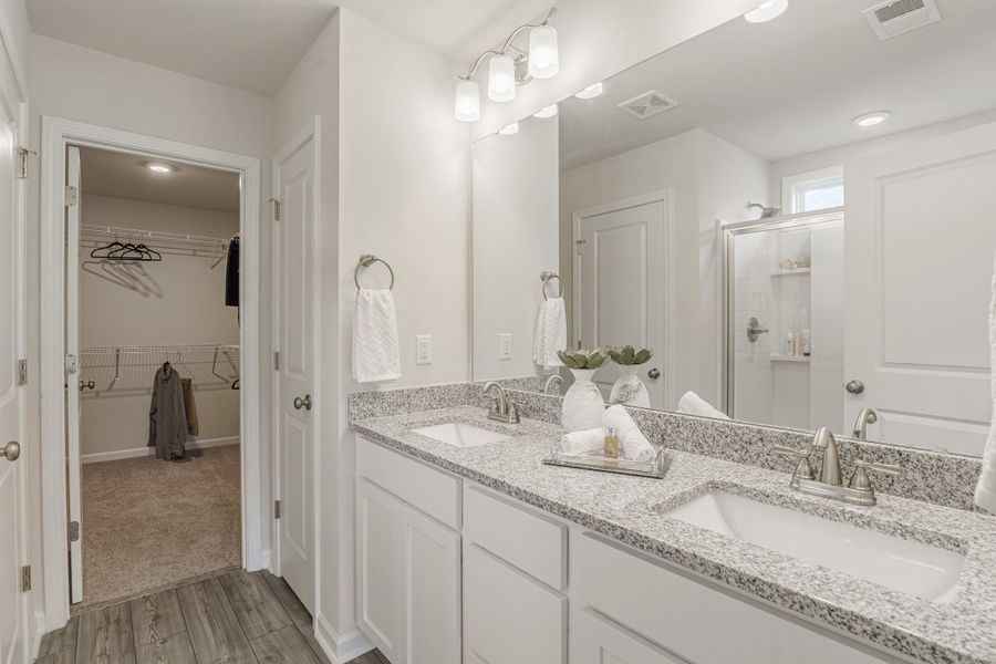 Representative furnished interior of a home built from the Adger by Hurricane Builders in Amber Hill, West Columbia (Image 31).