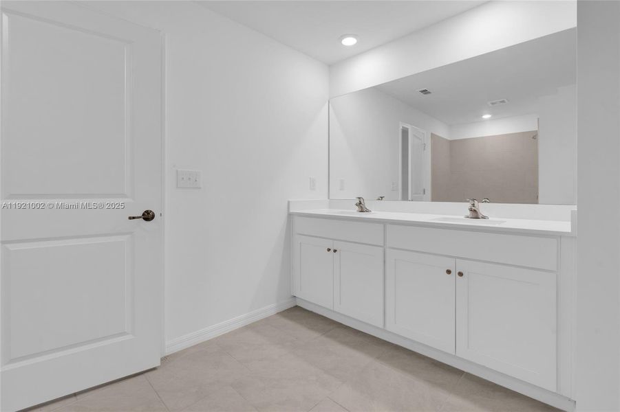 Furnished interior view inside a new home in , Cape Coral (Image 9). Furnished interior view inside a new home in , Cape Coral (Image 9).