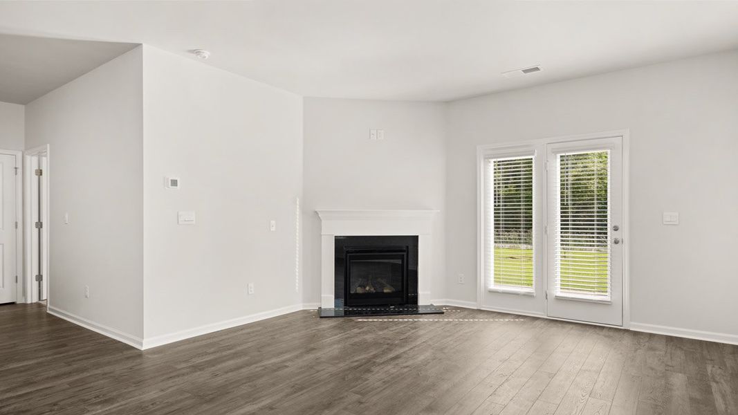 Spacious, unfurnished interior of a new home in Highland Hills, Graniteville (Image 18).