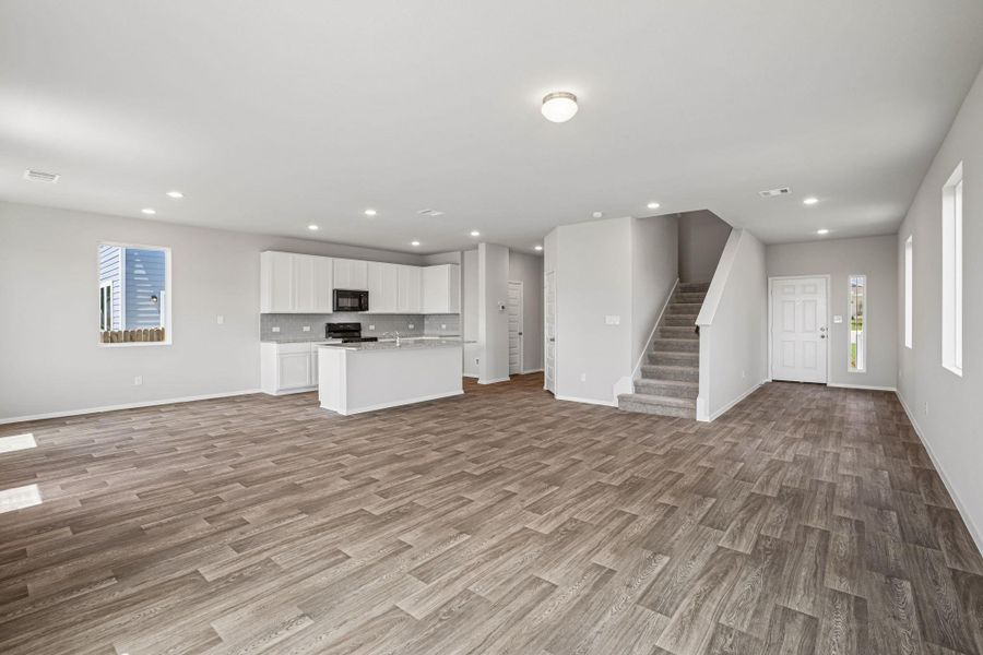 Spacious, unfurnished interior of a new home in Edgebrooke, Pflugerville (Image 32).