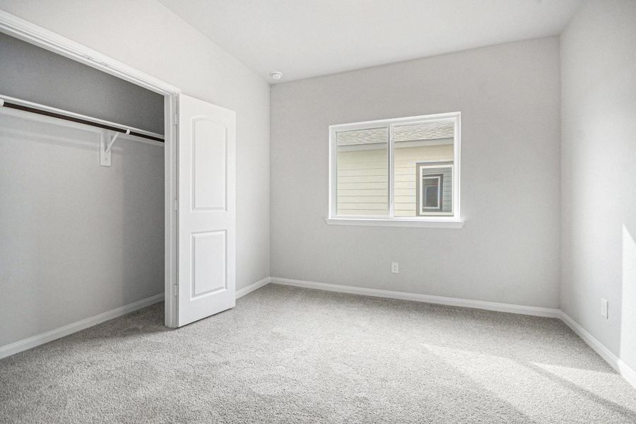 Spacious, unfurnished interior of a new home in , Bay City (Image 21).