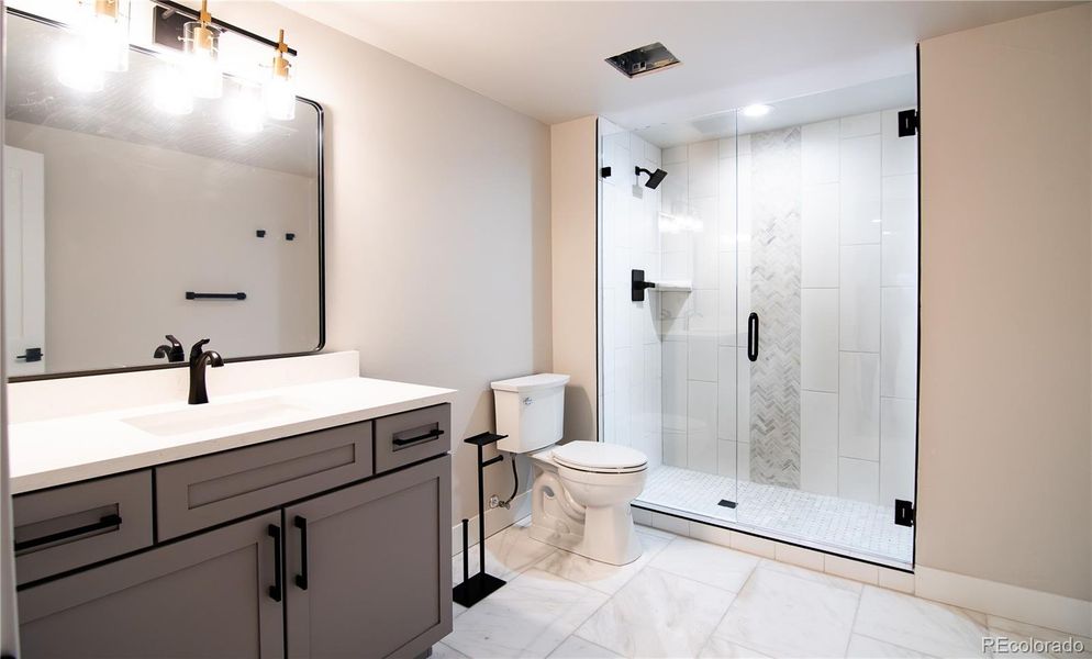 Furnished interior view inside a new home in , Lakewood (Image 7).