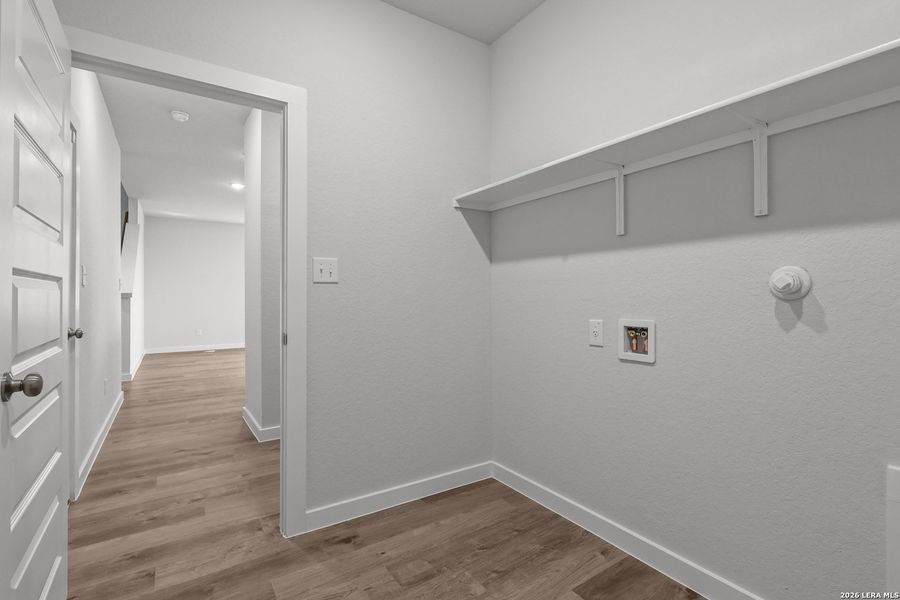 Spacious, unfurnished interior of a new home in Hiddenbrooke, Seguin (Image 26).