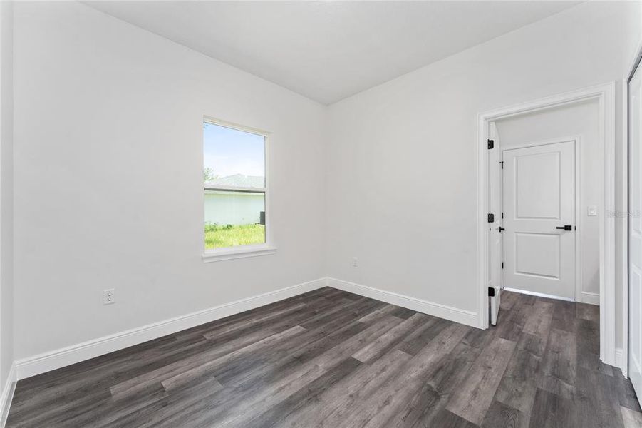 Spacious, unfurnished interior of a new home in , Ocala (Image 27).
