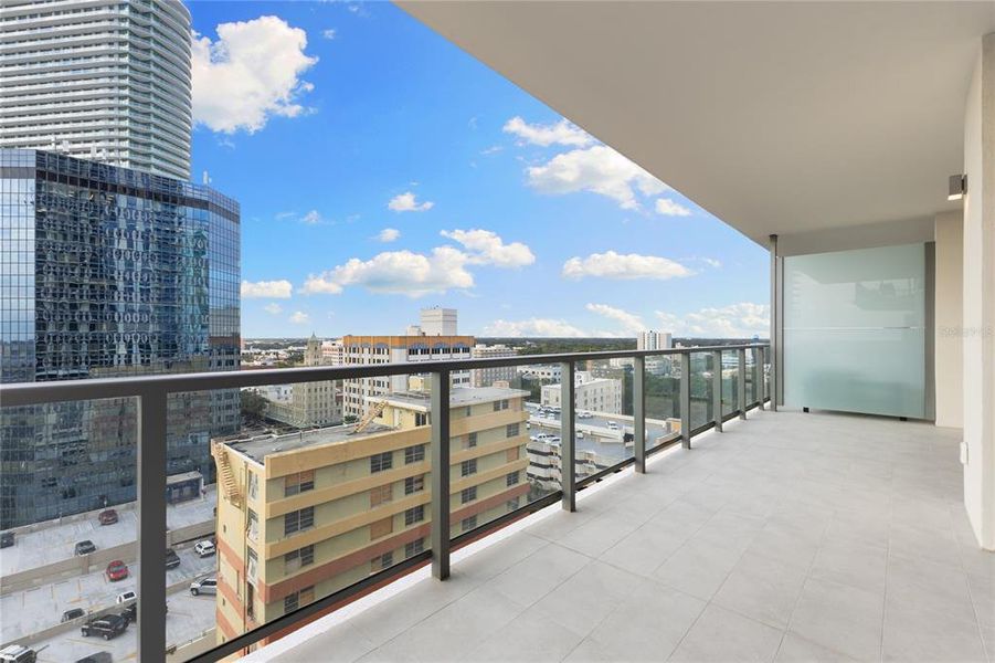 Condo located in St. Petersburg, FL showcasing its design and architecture (Image 18). Condo located in St. Petersburg, FL showcasing its design and architecture (Image 18).