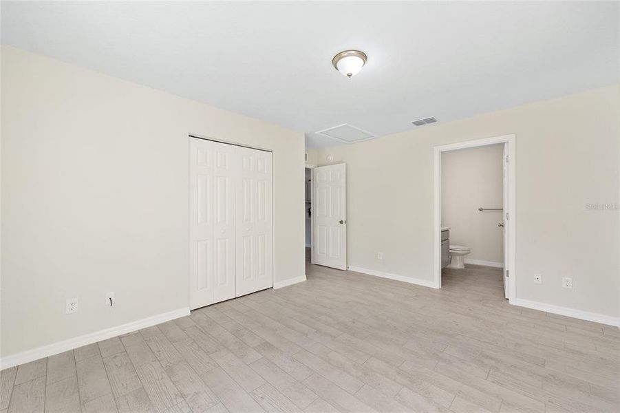 Spacious, unfurnished interior of a new home in , Ocala (Image 27).