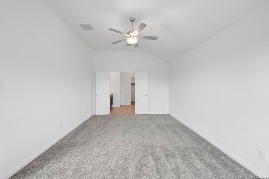 Spacious, unfurnished interior of a new home in Chaparral Ranch, Floresville (Image 28).