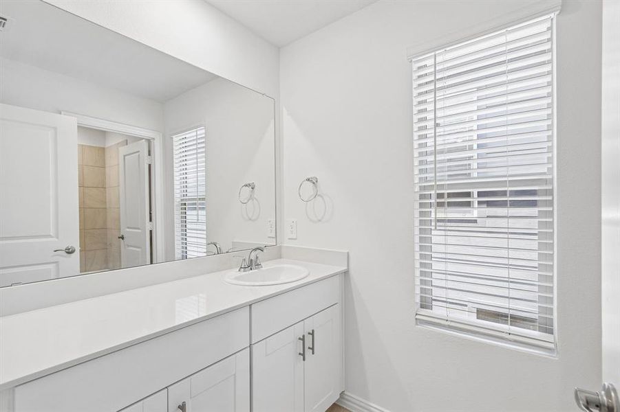 Furnished interior view inside a new home in Oak Ridge Park, Corinth (Image 14).
