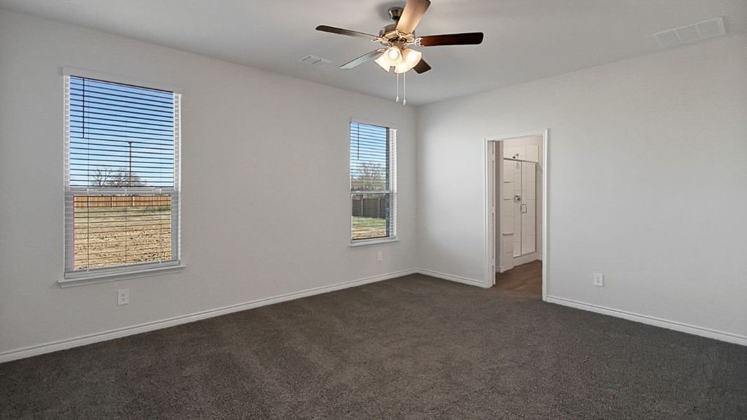 Spacious, unfurnished interior of a new home in Prairie Oaks, Oak Point (Image 17).