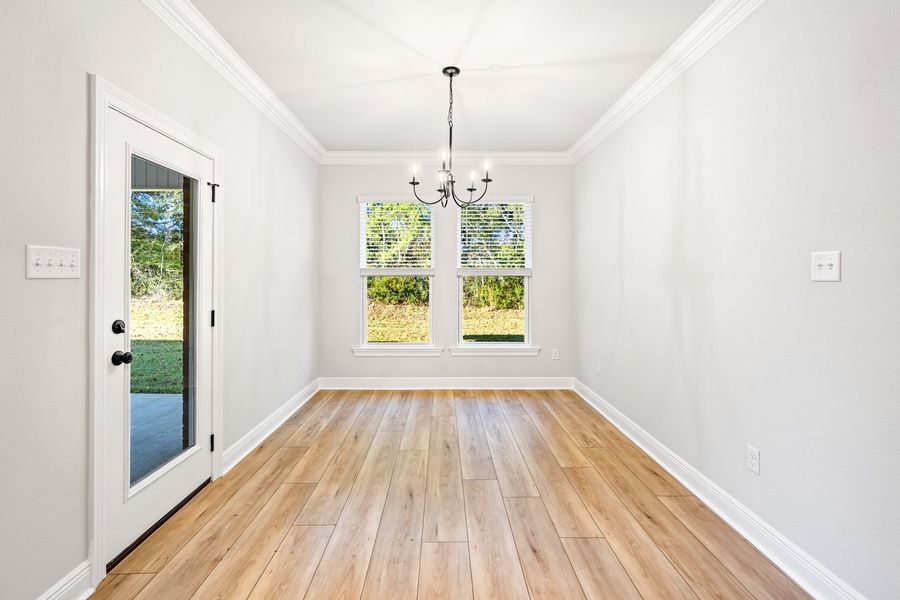 Spacious, unfurnished interior of a new home in Eagle Pointe, Pensacola (Image 10).
