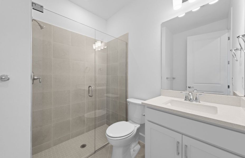 Furnished interior view inside a new home in Del Webb Oak Creek, North Fort Myers (Image 17).