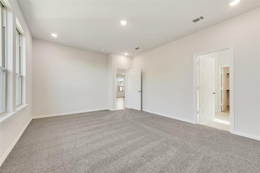 Spacious, unfurnished interior of a new home in Villages of Hurricane Creek, Anna (Image 25). Spacious, unfurnished interior of a new home in Villages of Hurricane Creek, Anna (Image 25).