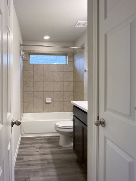Representative furnished interior of a home built from the Floor Plan 1816 by Colina Homes in Grand Magnolia, Magnolia (Image 17). Representative furnished interior of a home built from the Floor Plan 1816 by Colina Homes in Grand Magnolia, Magnolia (Image 17).