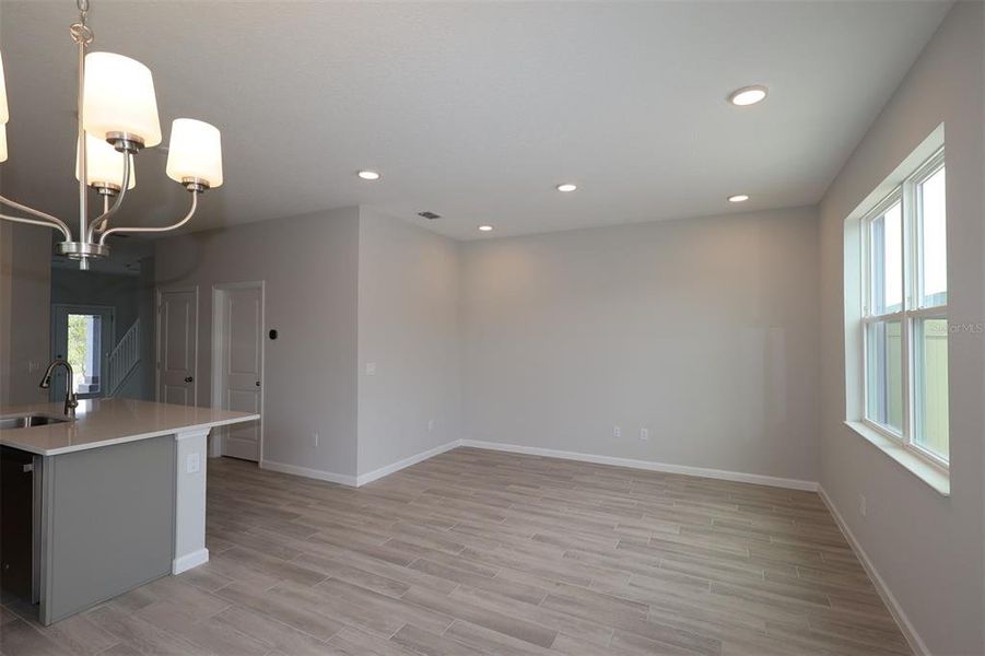 Spacious, unfurnished interior of a new home in Center Lake on the Park, St. Cloud (Image 13).