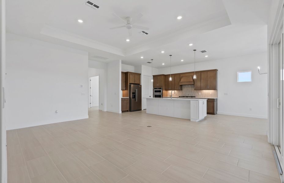 Spacious, unfurnished interior of a new home in Shores at Stillwater, Englewood (Image 17).