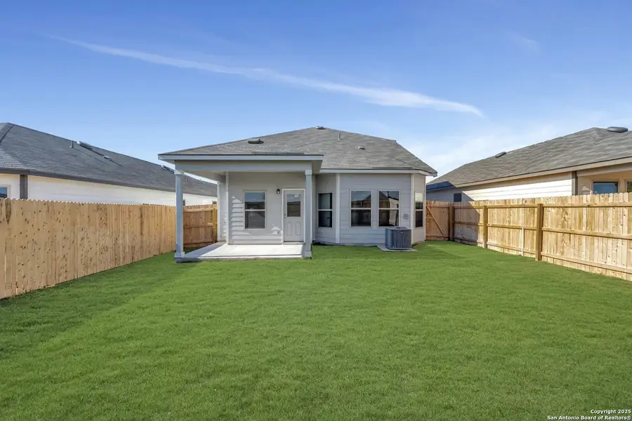 Exterior details and patio area of a home in Park Place, New Braunfels (Image 4).