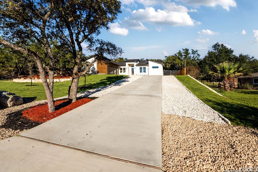 Community amenities in , San Antonio (Image 40).