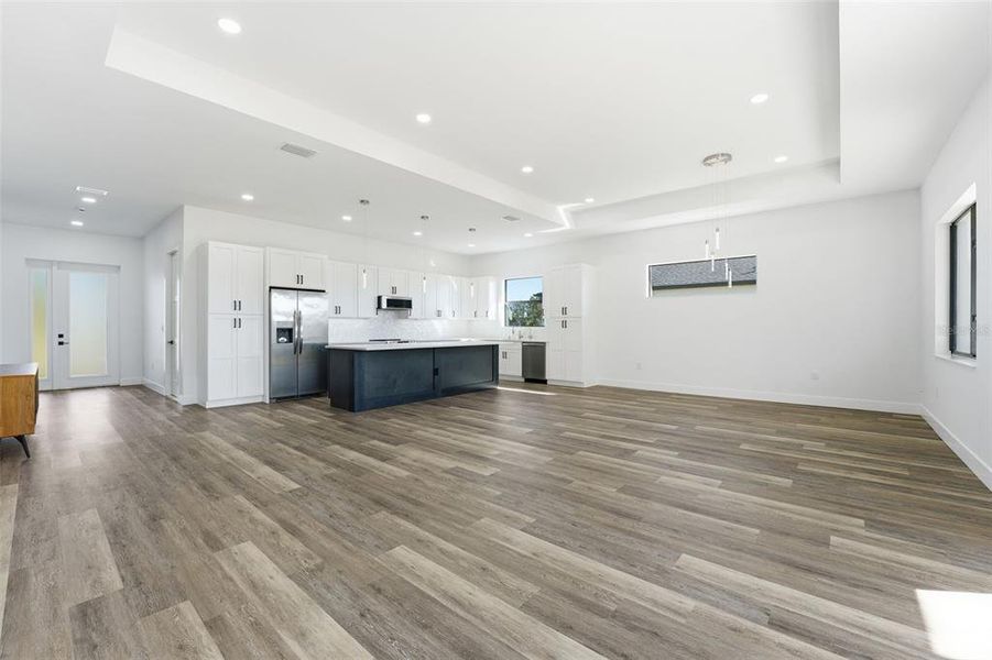 Spacious, unfurnished interior of a new home in , Port Charlotte (Image 31).