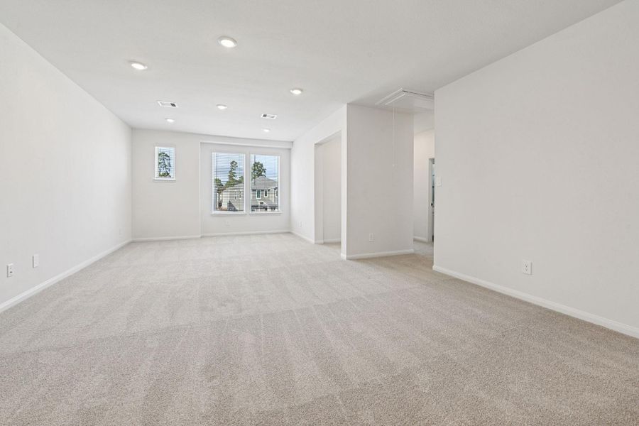 Spacious, unfurnished interior of a new home in Pinewood Trails - Luxe Series, Atascocita (Image 38). Spacious, unfurnished interior of a new home in Pinewood Trails - Luxe Series, Atascocita (Image 38).