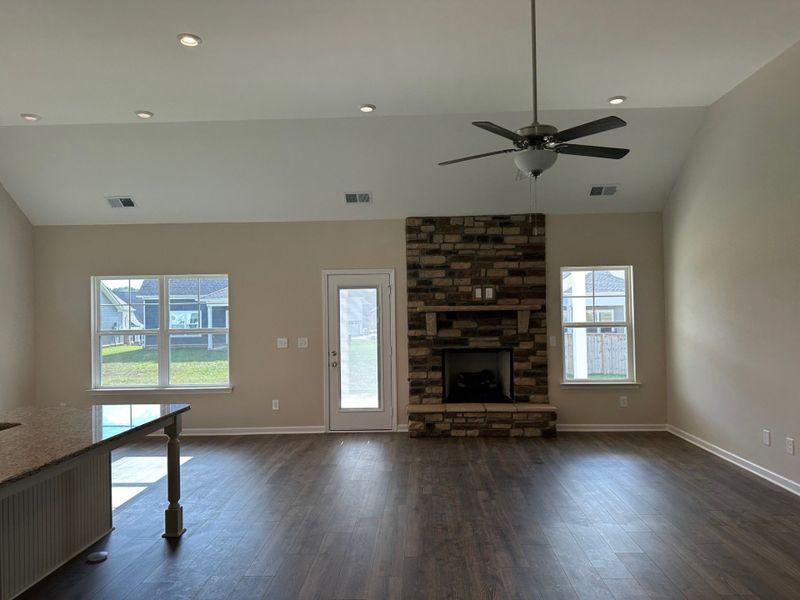 Spacious, unfurnished interior of a new home in Cumberland Estates, Fairview (Image 6).