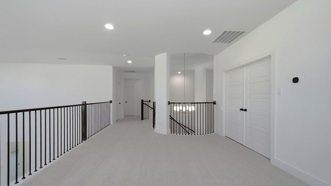 Spacious, unfurnished interior of a new home in Trinity Falls, McKinney (Image 19). Spacious, unfurnished interior of a new home in Trinity Falls, McKinney (Image 19).
