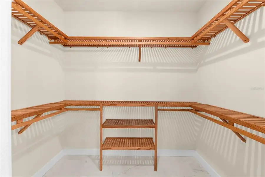 Spacious, unfurnished interior of a new home in , Tarpon Springs (Image 37).